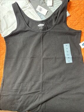 Old Navy Black Scoop Neck Tank Top - Women's